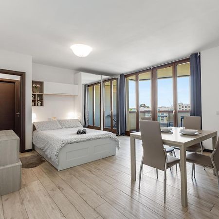 Monolocale Con Balcone Self Check In Milano Sempione Apartment Ngoại thất bức ảnh