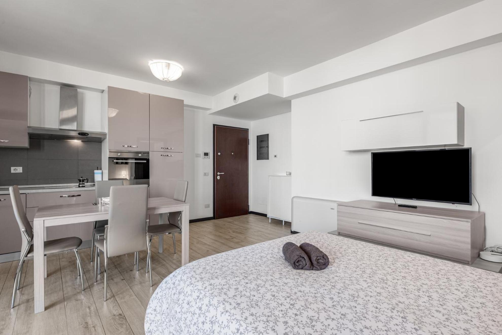 Monolocale Con Balcone Self Check In Milano Sempione Apartment Ngoại thất bức ảnh
